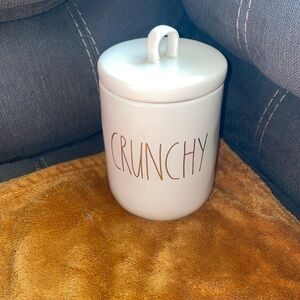 Rae dunn crunchy canister